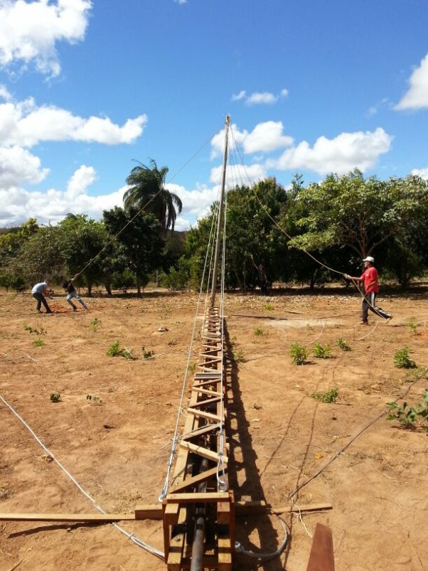 Final assembly of the 12m wooden tower, ready for installation at the Fazenda Mandacaru’ – Montes Claros, Brazil.